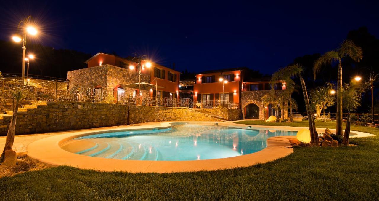 Leonardo Resort Империа Екстериор снимка