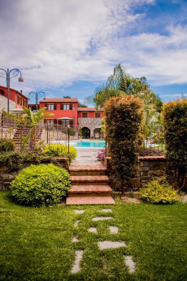 Leonardo Resort Империа Екстериор снимка